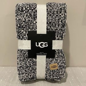 UGG - Bedding NWT G Sloan Chenille Throw Blanket - Black/White - 50" x 70"